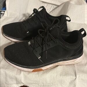Women’s kuru Black Athletic Shoes